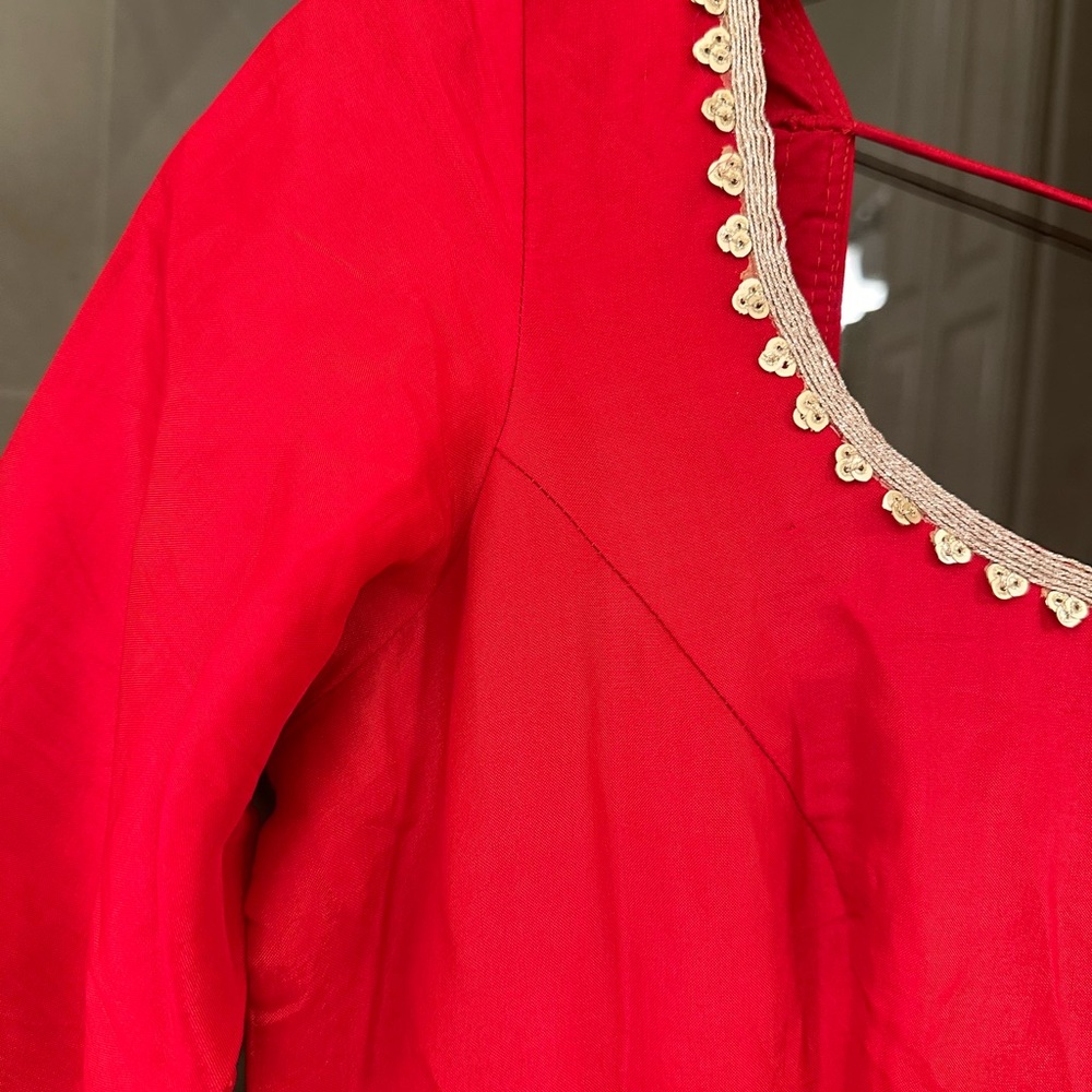 Indian women anarkali silk red bridal kurta top with brocade and dori size small - Picture 2 of 7